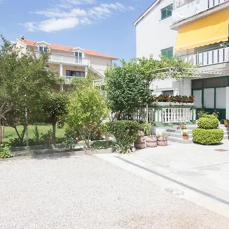 Zanze Apartment *